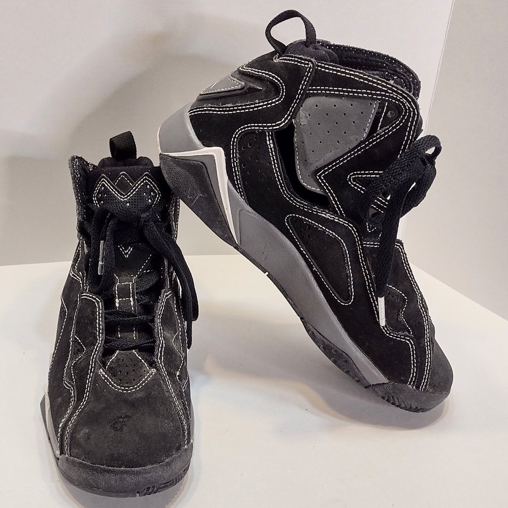 Jordan 2011 True Flight sneakers, hi-tops, gray/black/white, size 4.5Y